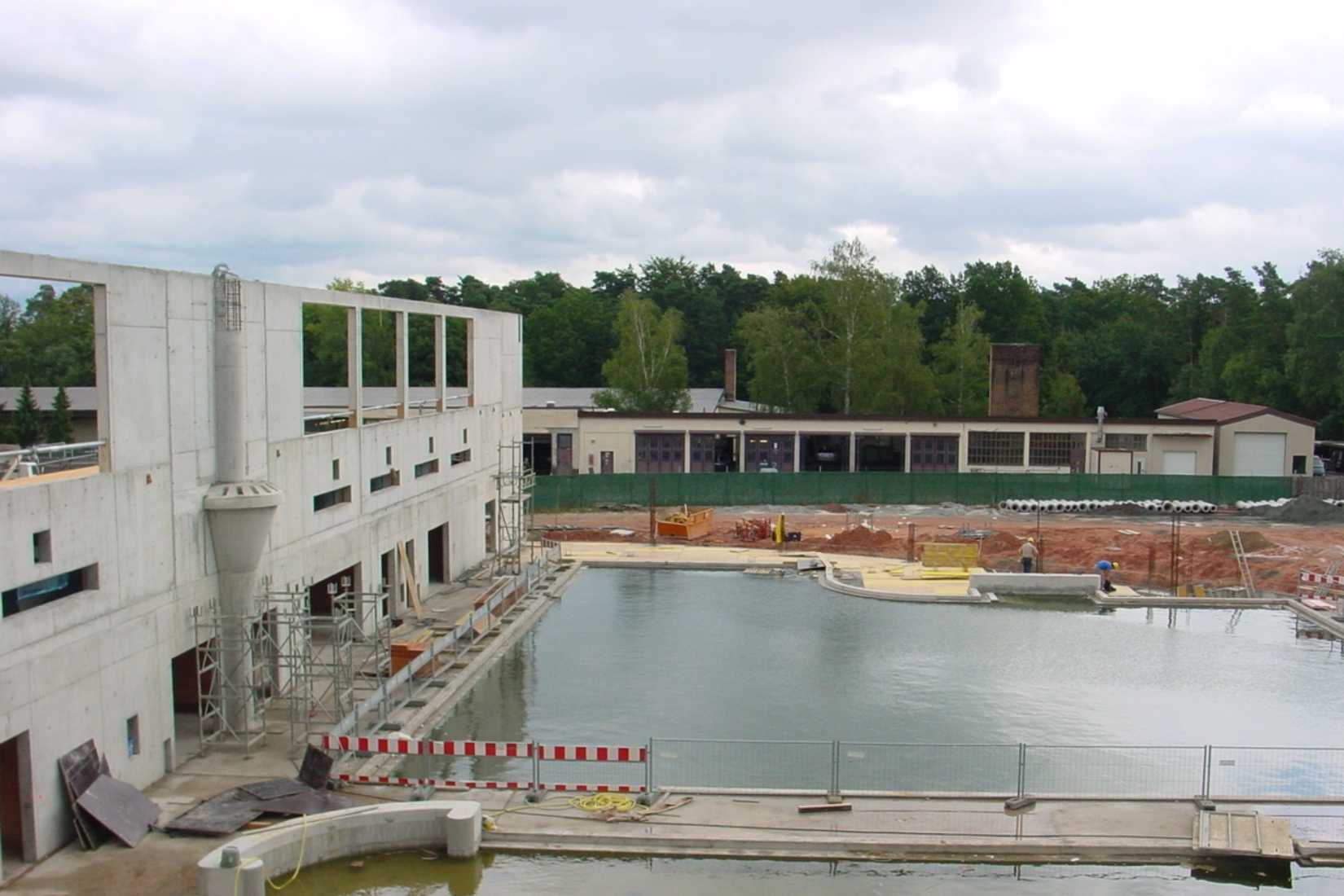 Becken im Rohbau